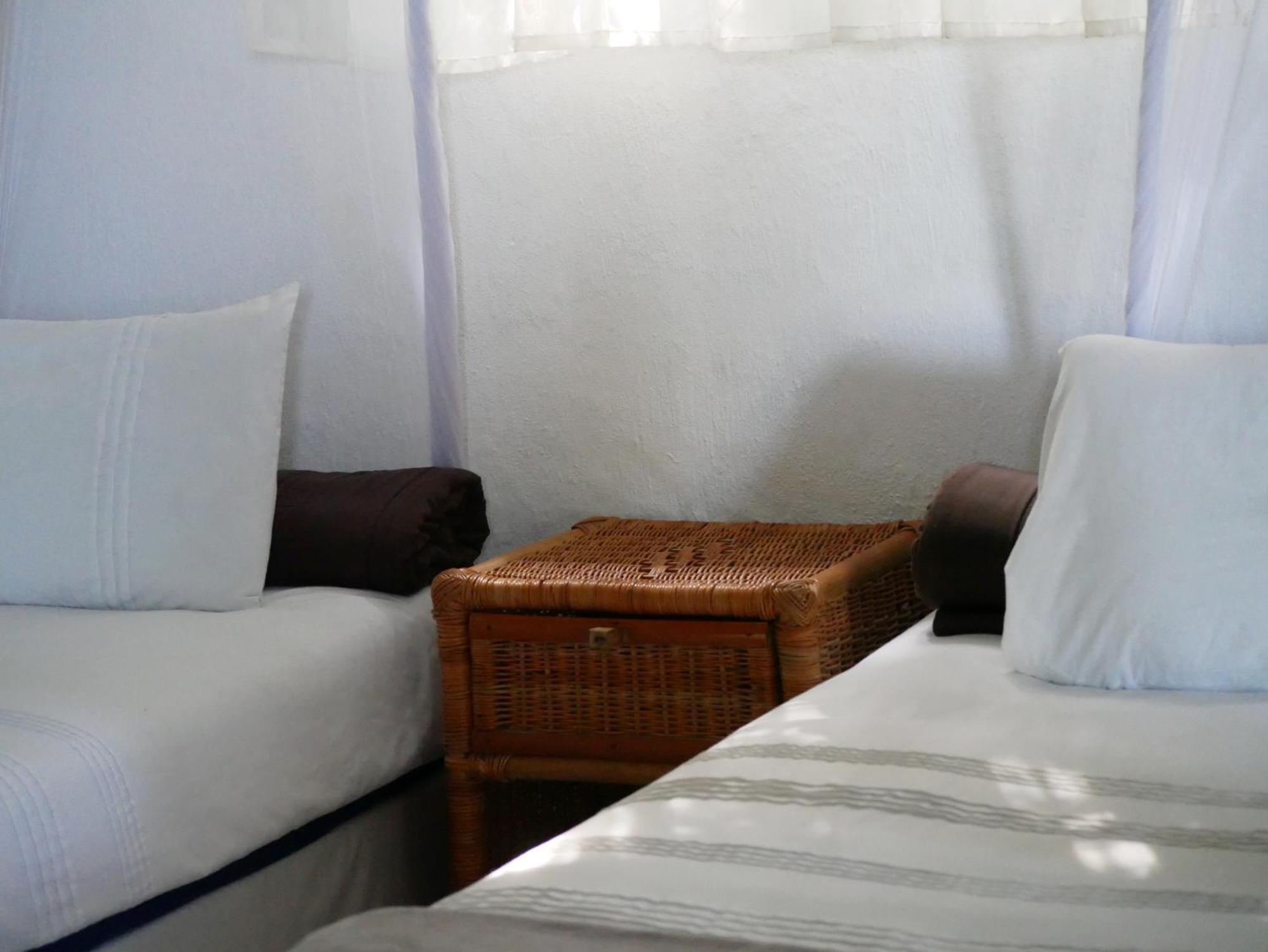 Delicious Monster Accommodation Port Saint John's Екстер'єр фото